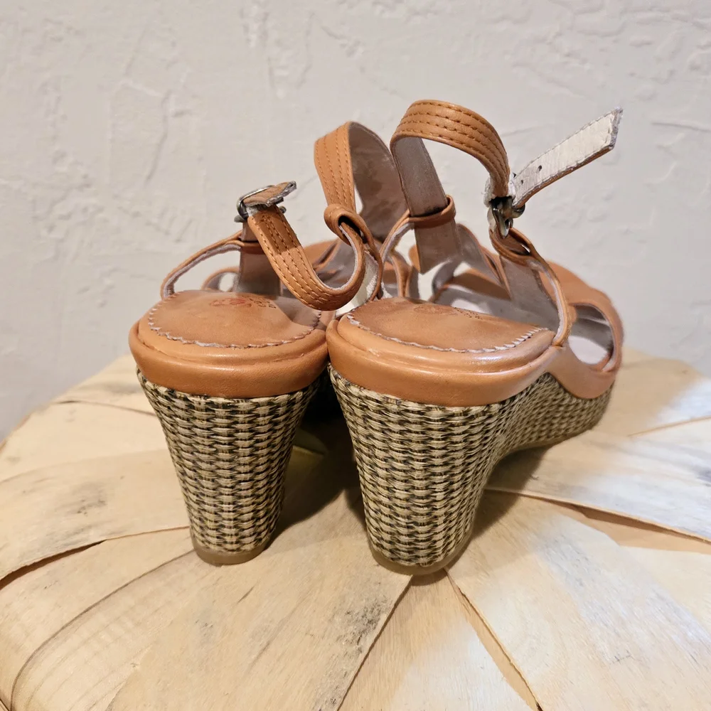 Blondo Koleta Wedge Sandals with Espadrille Heel Orange Tan‎